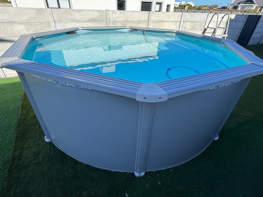 4 Bedroom Property for Sale in Bettys Bay Western Cape